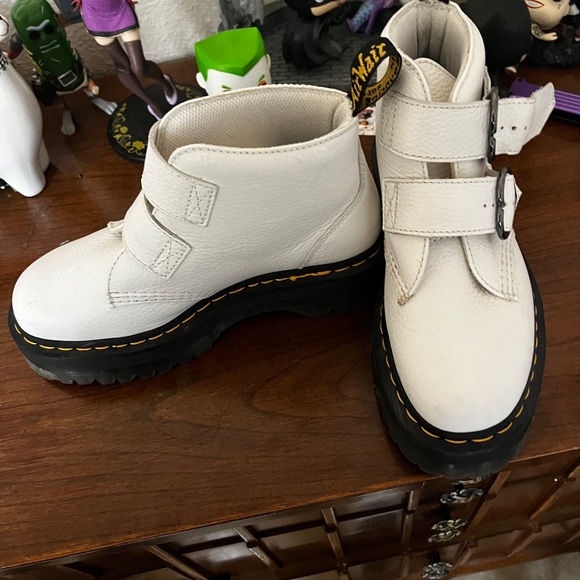 Dr. Martens Devon Heart Platform Boot in White Leather - Picture 4 of 5